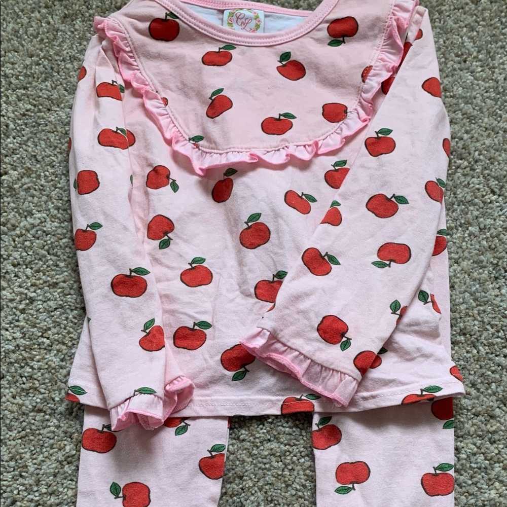 VGUC Cecil and Lou 2t Apple Pajama Set
